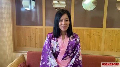 Umfazi waseJapan oneminyaka engama-41 uqhatha umyeni wakhe kwaye abafana balala ngesondo ngenxa yemali. Injakazi yaseAsia ithanda isini esimnyama esinoboya obunenwele, iitattoos kunye neeblowjobs. ukuziphulula amaphambili emi doggy IFOM OSAKAPORN